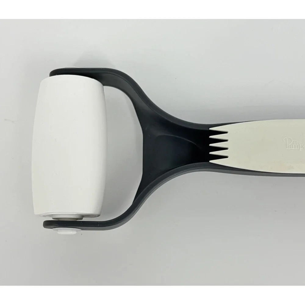 Pampered Chef Baker's Pastry Dough Roller Dual Rolling Pin with Crust Fork 1485